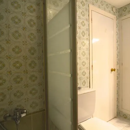 Apartman Enric Serra 54 *