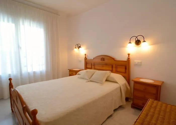 Enric Serra 54 * L' Escala